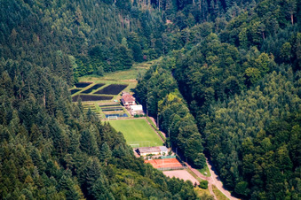Fischteiche von Pfälzer Wald Forellen Stefan Erb hinter dem Sportplatz der Spvgg, Eußerthal im Bundesland Rheinland-Pfalz, Deutschland