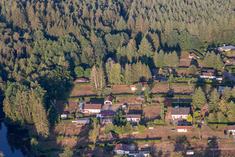Schrägluftbild von Am Sägmühlweiher und Bitscher Straße von Südosten in Ludwigswinkel im Bundesland Rheinland-Pfalz, Deutschland