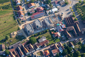 Neubau im Ortsteil Schweigen in Schweigen-Rechtenbach im Bundesland Rheinland-Pfalz, Deutschland