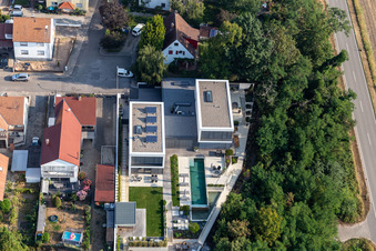 Hardtwald, St. Georg Straße in Neupotz im Bundesland Rheinland-Pfalz, Deutschland