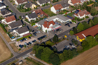 ESSO, Autohaus Hoffmann in Hatzenbühl im Bundesland Rheinland-Pfalz, Deutschland