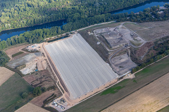 Deponie auf der Insel Flotzgrün im Ortsteil Berghausen in Römerberg im Bundesland Rheinland-Pfalz, Deutschland
