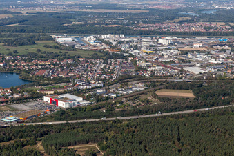 Drohnenaufname von Ortsteil Rheinau in Mannheim im Bundesland Baden-Württemberg, Deutschland
