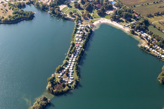 Wohnwagen und Zelte- Campingplatz - und Zeltplatz am Naherholungsgebiet Erlichsee in Oberhausen in Oberhausen-Rheinhausen im Bundesland Baden-Württemberg, Deutschland