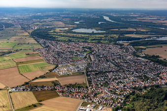 Luftbild von Stadtansicht des Innenstadtbereiches in Hochstetten in Linkenheim-Hochstetten im Bundesland Baden-Württemberg, Deutschland