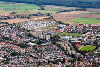 Drohnenaufname von Ortsteil Linkenheim in Linkenheim-Hochstetten im Bundesland Baden-Württemberg, Deutschland