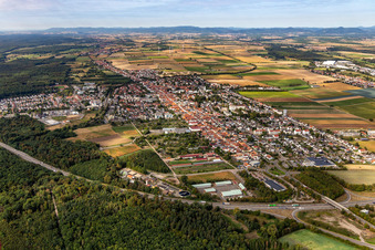 Kandel im Bundesland Rheinland-Pfalz, Deutschland von der Drohne aus gesehen