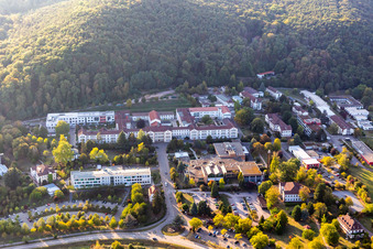 Pfalzklinik Landeck in Klingenmünster im Bundesland Rheinland-Pfalz, Deutschland von oben