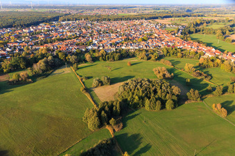 Luftbild von Park an der Ziegelbergstraße in Jockgrim im Bundesland Rheinland-Pfalz, Deutschland