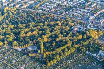 Luftbild von Hauptfriedhof im Ortsteil Oststadt in Karlsruhe im Bundesland Baden-Württemberg, Deutschland