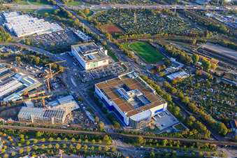 IKEA Karlsruhe und XXXLutz Mann Mobilia im Ortsteil Oststadt im Bundesland Baden-Württemberg, Deutschland