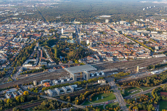 Luftaufnahme von Baustelle zum Neubau eines Büro- und Geschäftshauses an der Schwarzwaldstraße in Karlsruhe im Ortsteil Südweststadt im Bundesland Baden-Württemberg, Deutschland