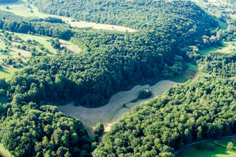 Naturschutzgebiet Kettelbachtal im Ortsteil Obernhausen in Birkenfeld im Bundesland Baden-Württemberg, Deutschland von oben gesehen