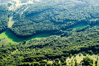 Naturschutzgebiet Kettelbachtal im Ortsteil Obernhausen in Birkenfeld im Bundesland Baden-Württemberg, Deutschland von einer Drohne aus