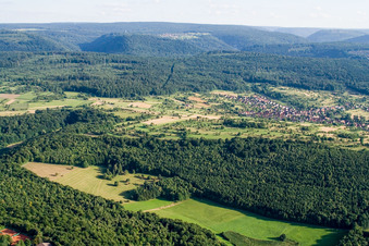 Luftaufnahme von Essigberg im Ortsteil Obernhausen in Birkenfeld im Bundesland Baden-Württemberg, Deutschland
