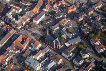 St. Martin Kirche am Ludwigsplatz in Bad Bergzabern im Bundesland Rheinland-Pfalz, Deutschland