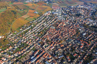 Luftbild von Stadtansicht aus Süden in Bad Bergzabern im Bundesland Rheinland-Pfalz, Deutschland