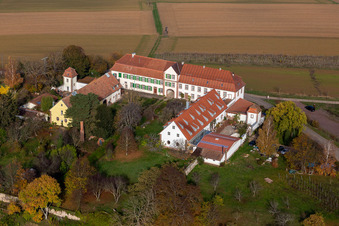 Schrägluftbild von Werkstatt für verborgene Talente in Schweighofen im Bundesland Rheinland-Pfalz, Deutschland