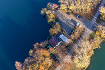 Anglerheim am Altrhein in Neupotz im Bundesland Rheinland-Pfalz, Deutschland vom Flugzeug aus