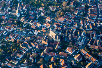 Katholische Kirche Maria Himmelfahrt im Ortsteil Maximiliansau in Wörth am Rhein im Bundesland Rheinland-Pfalz, Deutschland