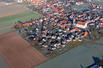 Schleithal im Bundesland Bas-Rhin, Frankreich von einer Drohne aus