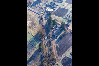 Luftaufnahme von "Höckerlinie" Panzersperre aus dem 2. Weltkrieg in Steinfeld im Bundesland Rheinland-Pfalz, Deutschland