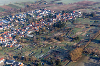 Luftaufnahme von Untere Hauptstraße, Guttenberg- und Wasgaustraße im Ortsteil Kleinsteinfeld in Steinfeld im Bundesland Rheinland-Pfalz, Deutschland