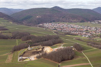 Deponie im Ortsteil Gleiszellen in Gleiszellen-Gleishorbach im Bundesland Rheinland-Pfalz, Deutschland