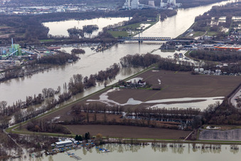 Hofgut Ludwigsau bei Rheinhochwasser im Ortsteil Maximiliansau in Wörth am Rhein im Bundesland Rheinland-Pfalz, Deutschland