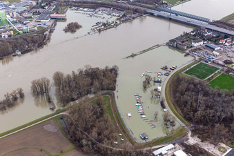 Hafen Maximiliansau bei Hochwasser in Wörth am Rhein im Bundesland Rheinland-Pfalz, Deutschland