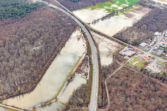 Luftbild von Land unter am Otterbach mit überschwemmten Wiesen an der A65 in Kandel im Bundesland Rheinland-Pfalz, Deutschland