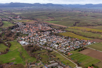 Drohnenbild von Ortsteil Billigheim in Billigheim-Ingenheim im Bundesland Rheinland-Pfalz, Deutschland