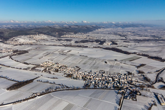 Winterluftbild im Schnee in Niederhorbach im Bundesland Rheinland-Pfalz, Deutschland