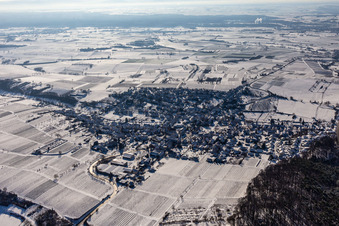 Winterluftbild im Schnee in Oberotterbach im Bundesland Rheinland-Pfalz, Deutschland