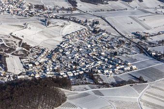 Winterluftbild im Schnee im Ortsteil Gleishorbach in Gleiszellen-Gleishorbach im Bundesland Rheinland-Pfalz, Deutschland