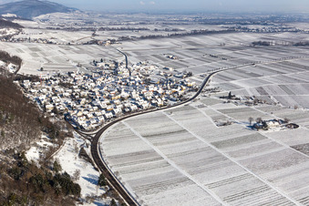 Winterluftbild im Schnee in Eschbach im Bundesland Rheinland-Pfalz, Deutschland