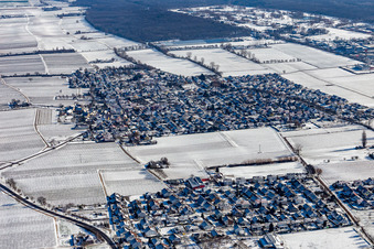 Winterluftbild im Schnee in Bornheim im Bundesland Rheinland-Pfalz, Deutschland
