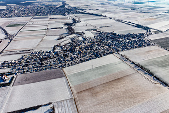 Winterluftbild im Schnee im Ortsteil Mörlheim in Landau in der Pfalz im Bundesland Rheinland-Pfalz, Deutschland