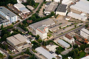 Ittersbach, Industriegebiet im Ortsteil Im Stockmädle in Karlsbad im Bundesland Baden-Württemberg, Deutschland aus der Drohnenperspektive