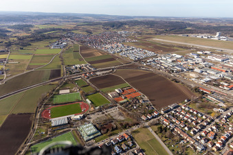 Luftaufnahme von Sportpark Stegwiesen mit Rankbachstadion und Rankbachhalle von Osten in Renningen im Bundesland Baden-Württemberg, Deutschland