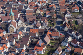Petruskirche und Hauptstr in Renningen im Bundesland Baden-Württemberg, Deutschland