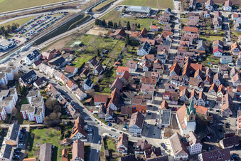 Weil der Städter Straße aus Nordosten in Renningen im Bundesland Baden-Württemberg, Deutschland
