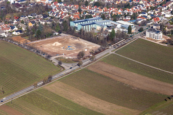 Wickert Maschinenbau und ehemalige Bäckerei Hofmeister an der Wollmesheimer Höhe in Landau in der Pfalz im Bundesland Rheinland-Pfalz, Deutschland