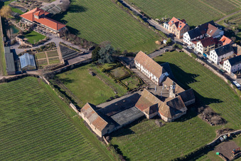 Luftaufnahme von Klosterstr in Edenkoben im Bundesland Rheinland-Pfalz, Deutschland