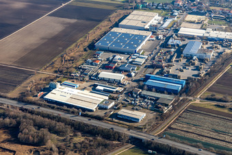 Gebäude und Produktionshallen auf dem Werksgelände des Pharmaproduzenten Roche Diagnostics Gmbh in Fußgönheim im Bundesland Rheinland-Pfalz, Deutschland