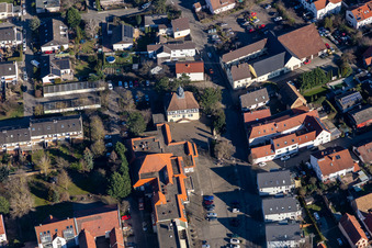 Schloss der Freiherren von Hallberg im Ortsteil Ruchheim in Ludwigshafen am Rhein im Bundesland Rheinland-Pfalz, Deutschland