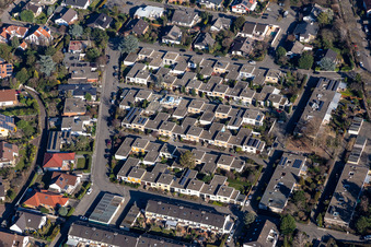 Lorscher Straße im Ortsteil Ruchheim in Ludwigshafen am Rhein im Bundesland Rheinland-Pfalz, Deutschland