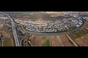 Siedlungsgebiet und Infrastruktur im Ortsteil Hirschacker in Schwetzingen im Bundesland Baden-Württemberg, Deutschland