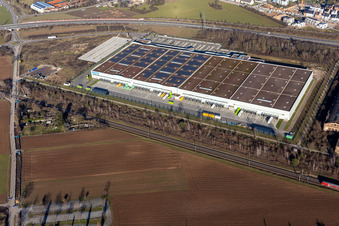 Gebäudekomplex und Gelände des Logistikzentrums DD Logistik Vertriebs GmbH und DECATHLON Schwetzingen in Schwetzingen im Bundesland Baden-Württemberg, Deutschland