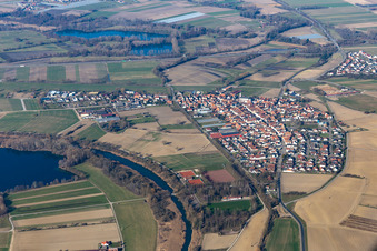 Schrägluftbild von Neupotz im Bundesland Rheinland-Pfalz, Deutschland